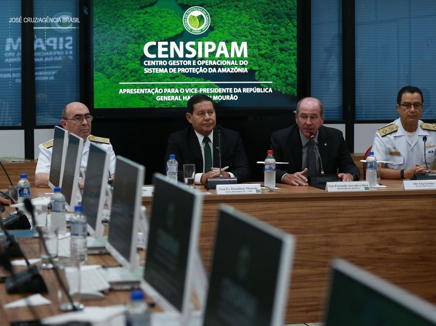 Mourão deve ser ouvido no Senado, na terça (14), sobre desmatamento e queimadas na Amazônia