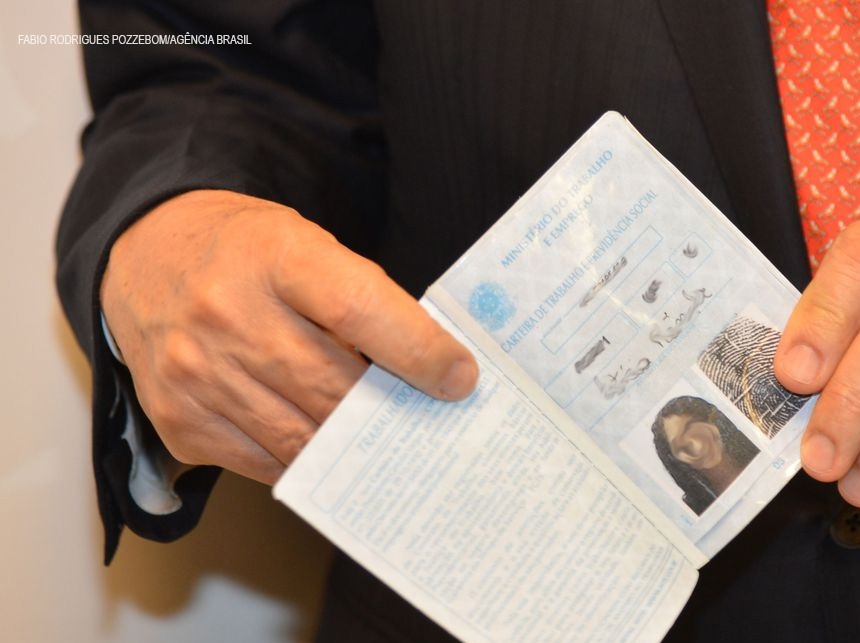 Seguro-desemprego poderá ser recebido em conta a partir de sexta (24)