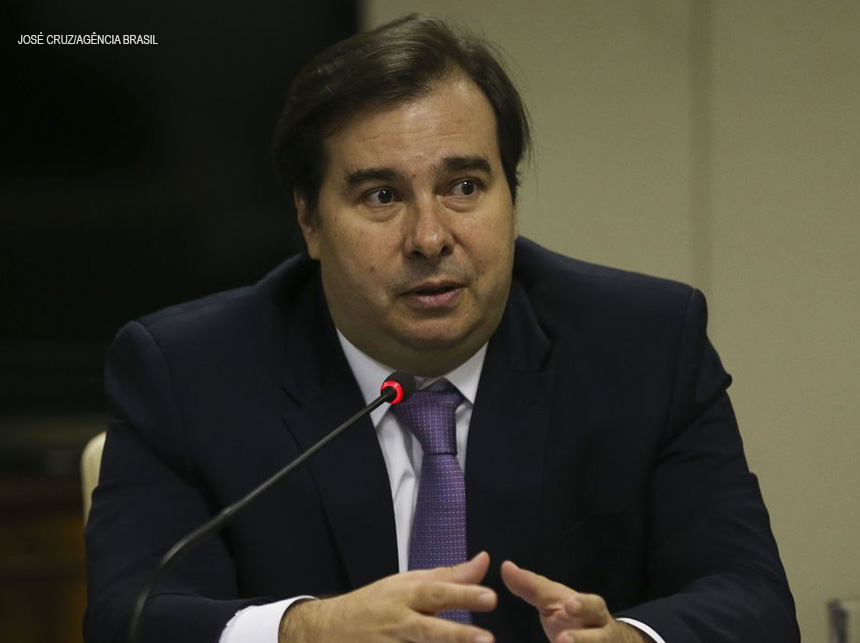 Rodrigo Maia defende importância de sindicatos