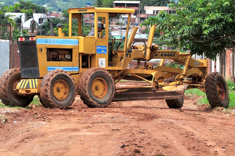 Governador se compromete a iniciar regularização fundiária de Água Quente, afirma Jorge Vianna