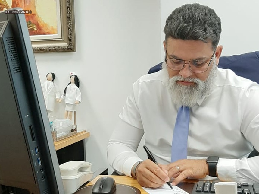 Jorge Vianna cobra da Secretaria de Saúde, correção de erro em convocação de Enfermeiros