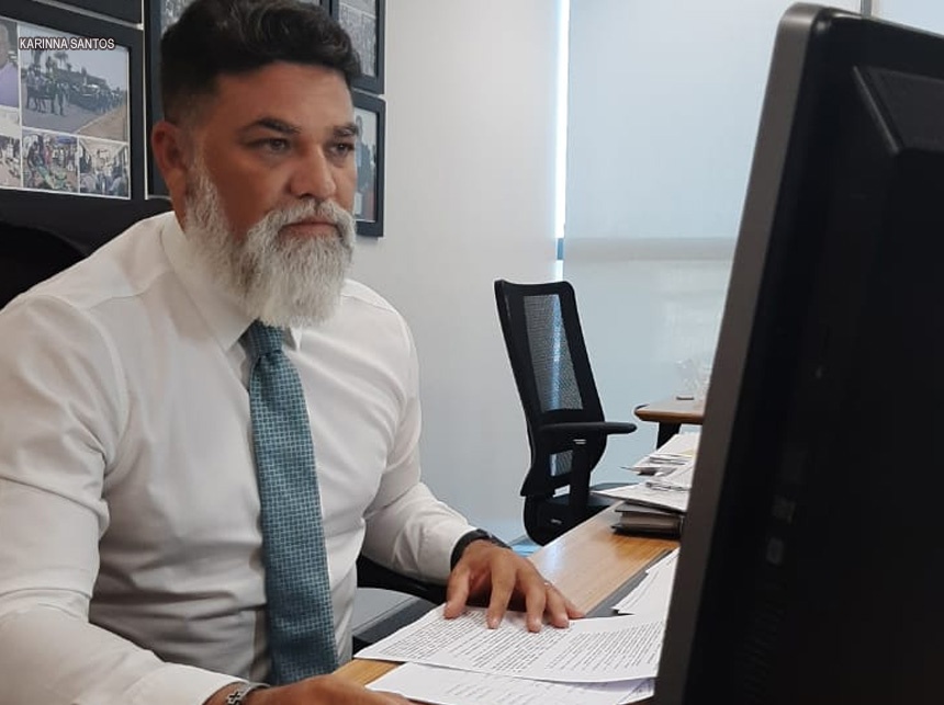 Jorge Vianna condena fisiologismo da classe política em relação aos profissionais de saúde