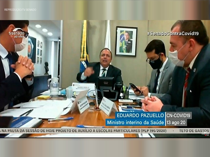 Pazuello detalha aquisição de medicamentos aos senadores