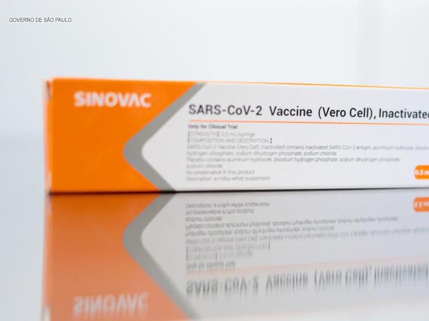 Após polêmica de Bolsonaro, Anvisa autoriza importação de 6 milhões de doses da CoronaVac