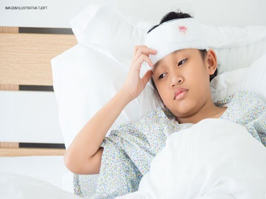 Justiça condena DF e Novacap a indenizar criança atingida por galho de árvore