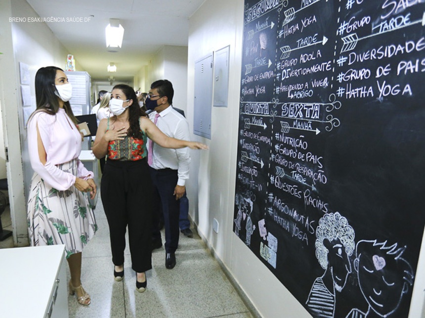 Okumoto visita instalações do Adolescentro