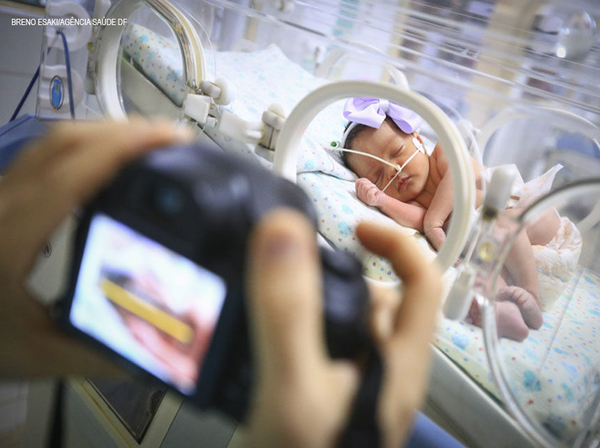 GDF é condenado a indenizar pai por troca de filho em maternidade