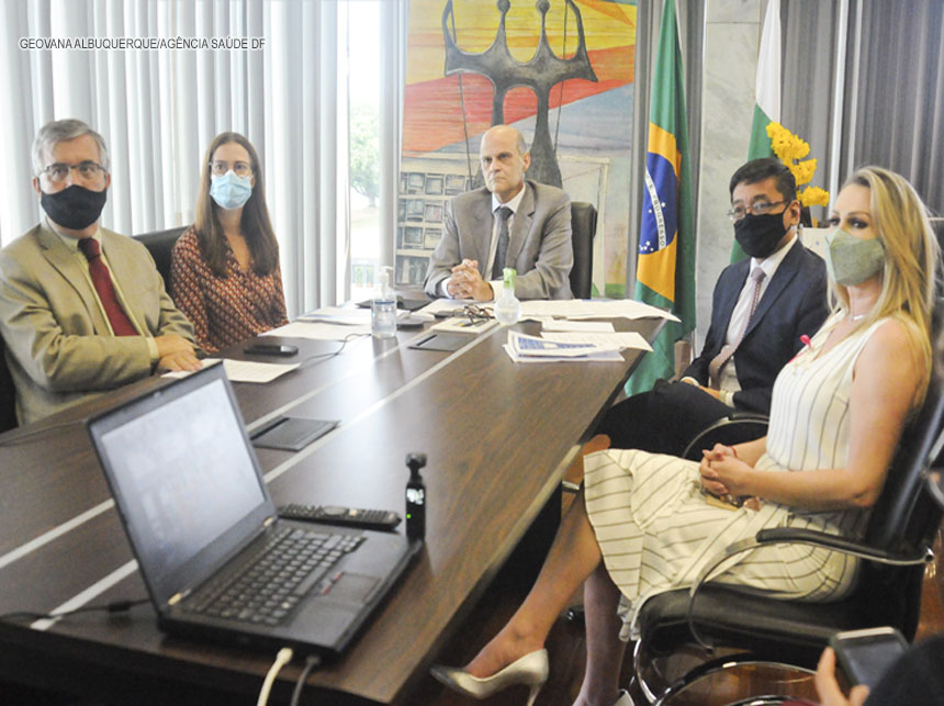 Saúde recebe 190 mil EPIs doados pela China