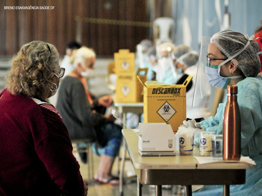 Idosos contam com atendimento especializado em toda a rede pública de saúde do DF