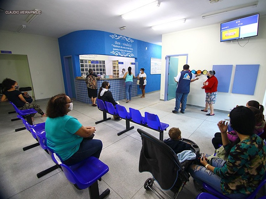 Senadores comemoram revogação de decreto sobre o SUS