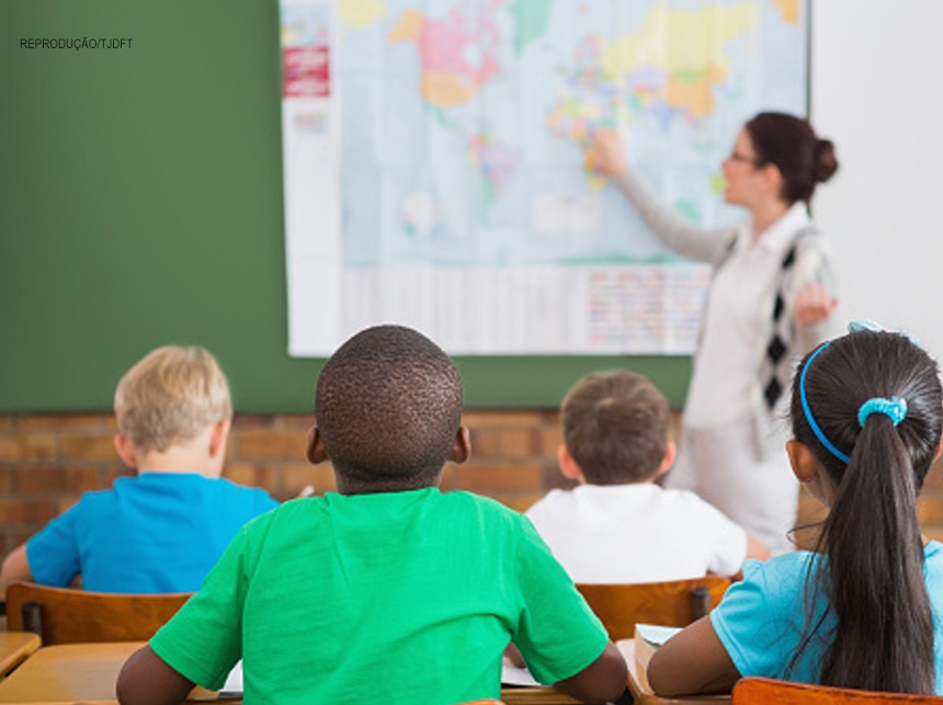 Juiz da VIJ-DF determina retorno das aulas presenciais na rede pública