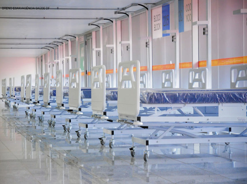 Equipamentos do hospital de campanha desativado são distribuídos na rede