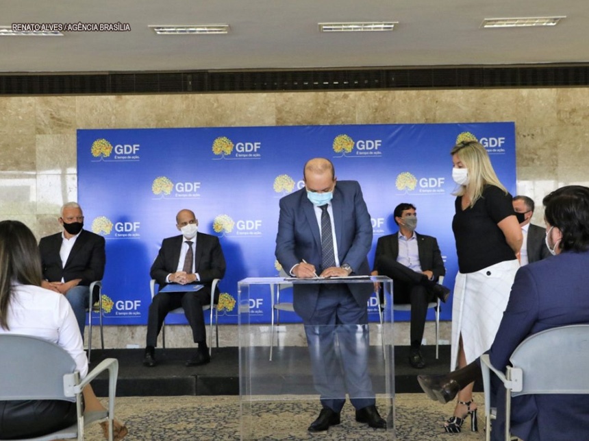 Ibaneis sanciona Novo Refis