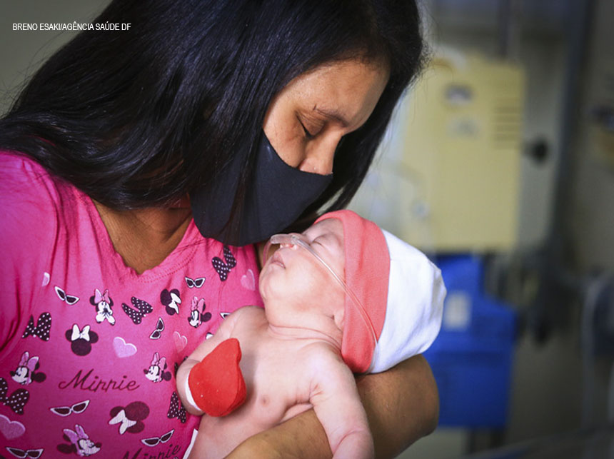 Mãe realiza sonho de ensaio fotográfico com bebê