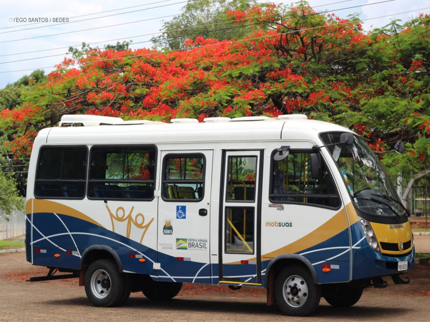 Associação Pestalozzi de Brasília ganha micro-ônibus