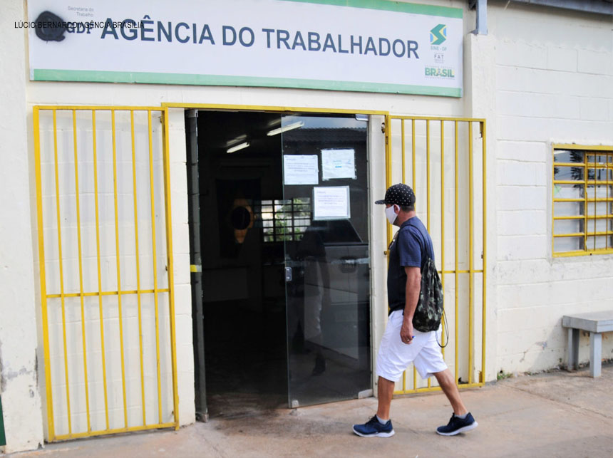 Agências do Trabalhador oferecem empregos com salários de até R$ 2.581