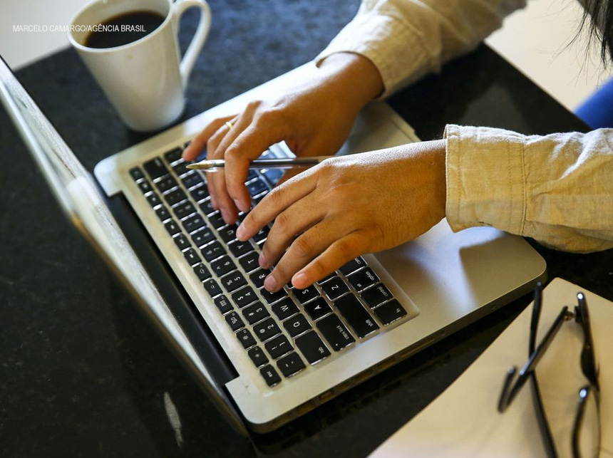Excesso de trabalho e pandemia podem desencadear Síndrome de Burnout