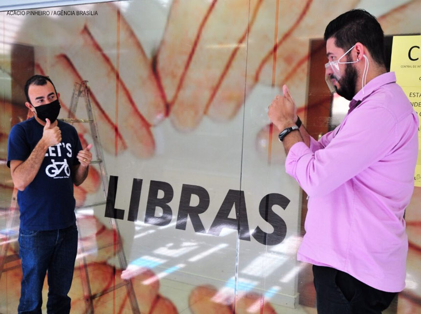 Provas de concursos para surdos serão aplicadas em Libras