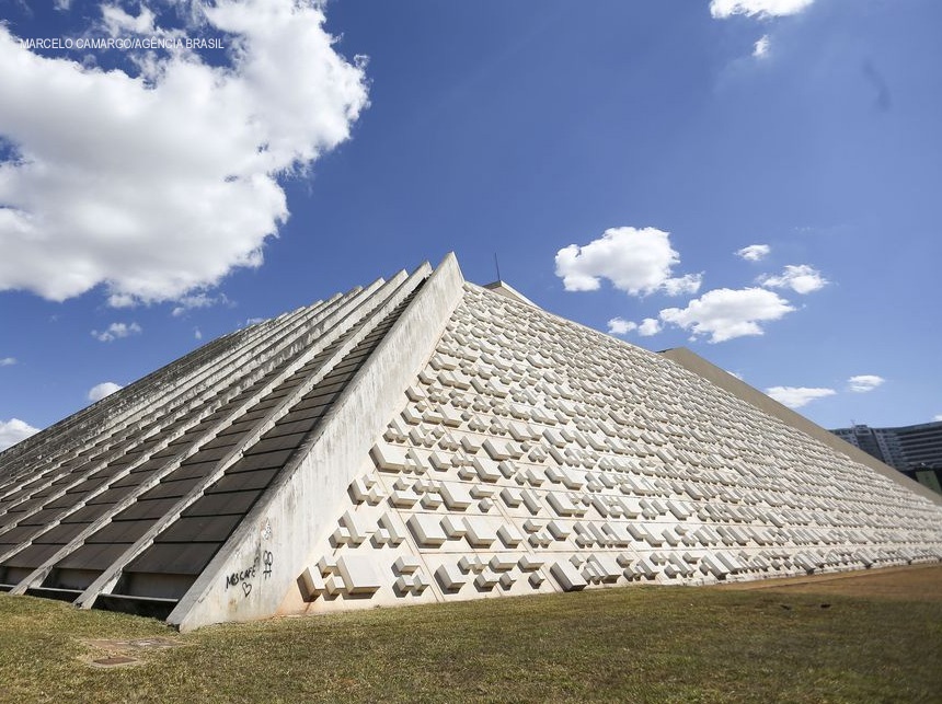 MPDFT realiza nova vistoria nas obras no Teatro Nacional