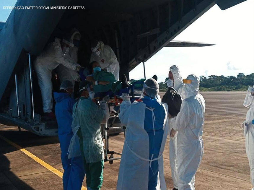 Pacientes com covid-19 são transferidos de Rondônia para Curitiba