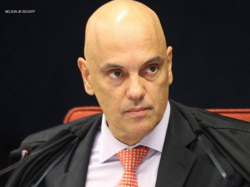 Alexandre de Moraes determina desbloqueio de vias públicas ocupadas por caminhões em Brasília
