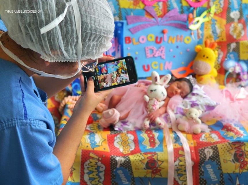 Bebês internados ganham bloquinho de Carnaval no hospital de Santa Maria