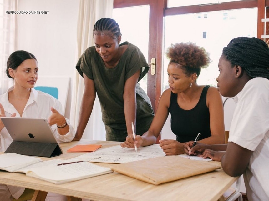Domingo (21) é o último dia para jovens negros se inscreverem em mentoria da Fundação Estudar
