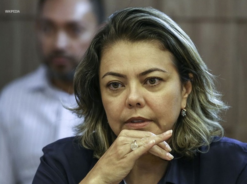 Silêncio ensurdecedor: Senadora perde a voz sobre corrupção que atinge os amigos do vôlei