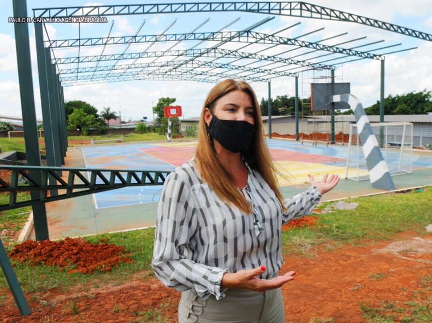 Sete escolas de Samambaia recebem quadras cobertas