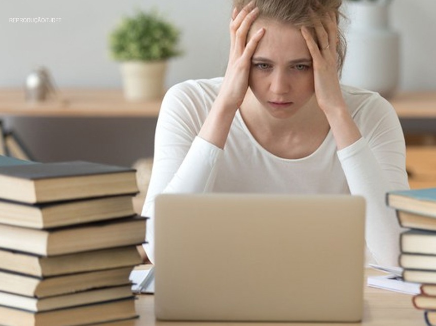 Faculdade Anhanguera é condenada por oferecer curso de pós-graduação a distância defasado