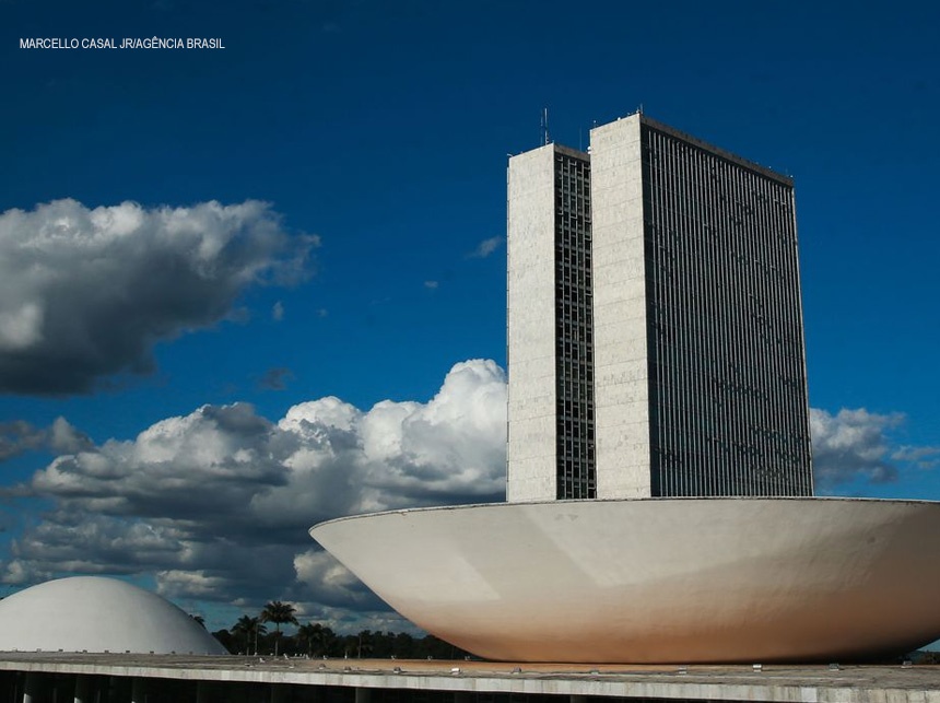 Câmara deve votar MP que facilita compra de vacinas contra a covid-19