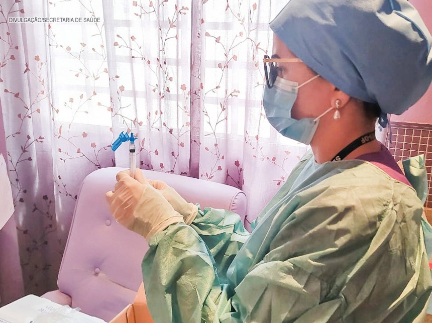 Pacientes do Home Care são vacinados na Região Leste