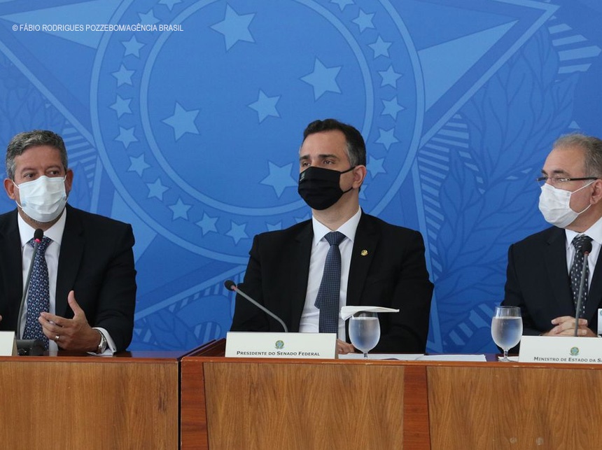 Covid-19: comitê quer mais transparência na cobertura vacinal