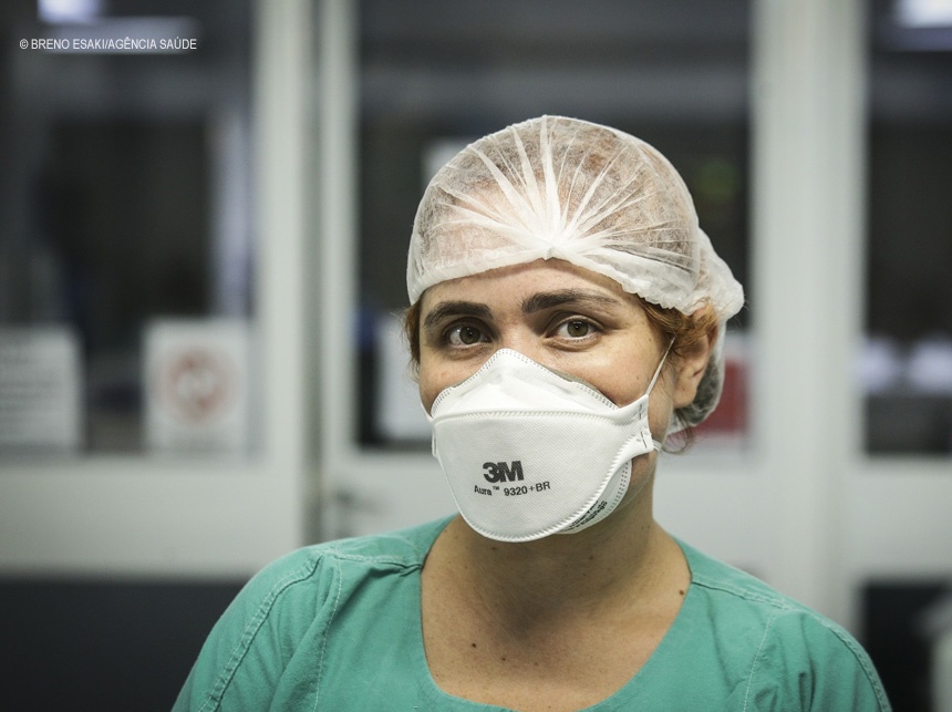 Heroínas da saúde enfrentam o coronavírus para salvar vidas no DF