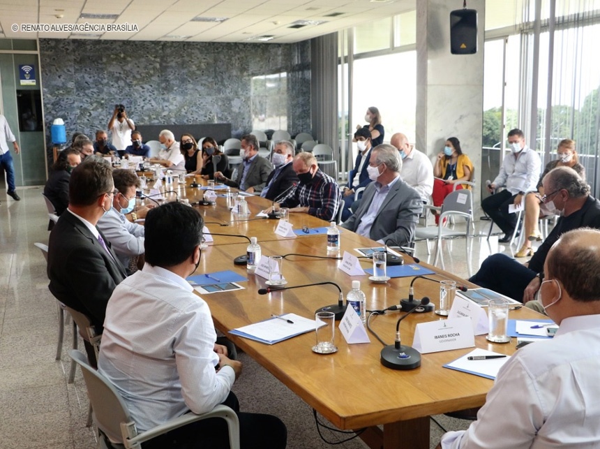 Ibaneis obtém ajuda do setor produtivo para implantação de novas UTIs