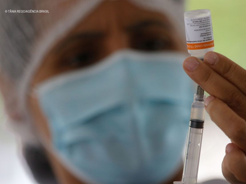 Confederação de municípios pede urgência na aquisição de vacinas