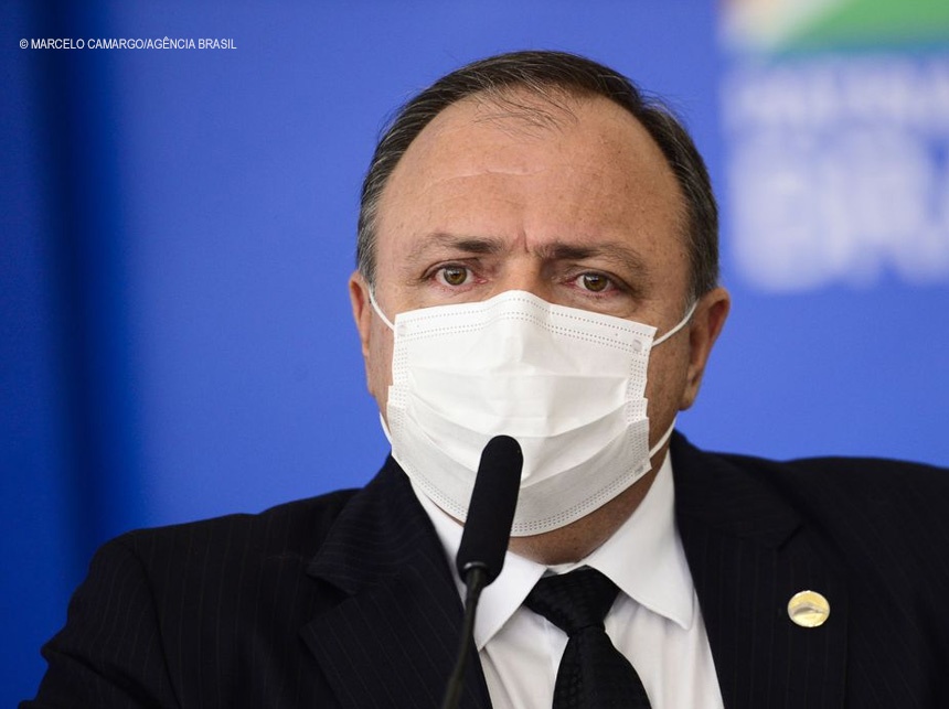 Ao Congresso, Pazuello nega atraso em cronograma de vacinação