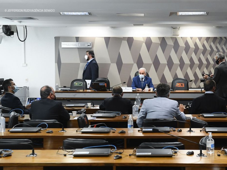 Senadores bolsonaristas recorrem ao STF para tentar, novamente, tirar Renan da relatoria da CPI da Pandemia