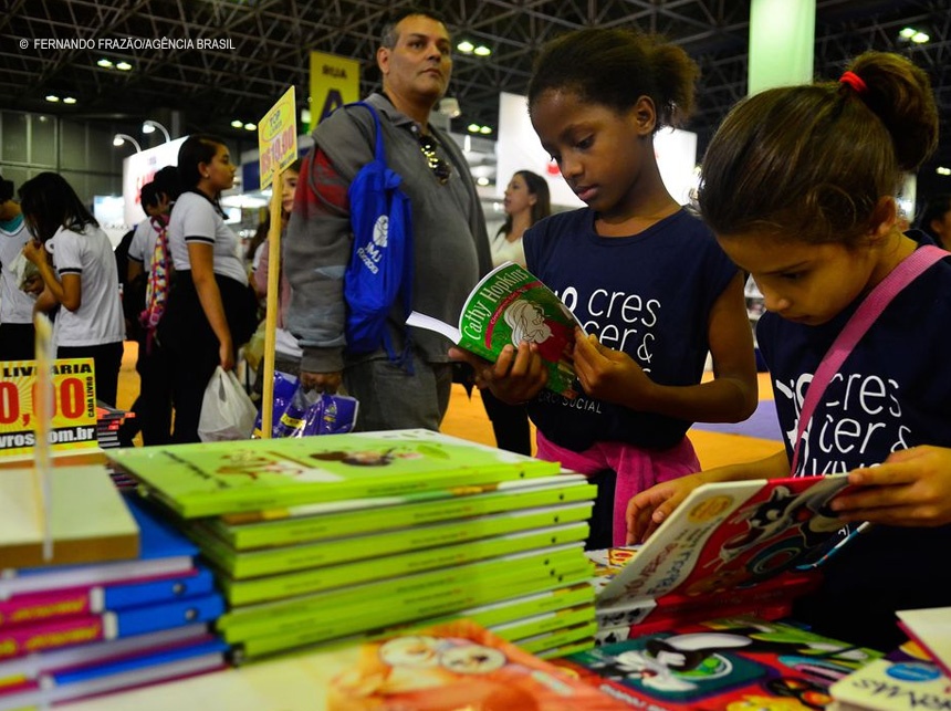 Dia Nacional do Livro Infantil: leitura deve ser estimulada desde cedo
