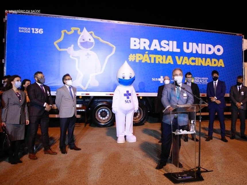 Chega ao Brasil 1º lote da vacina da Pfizer-BioNTech