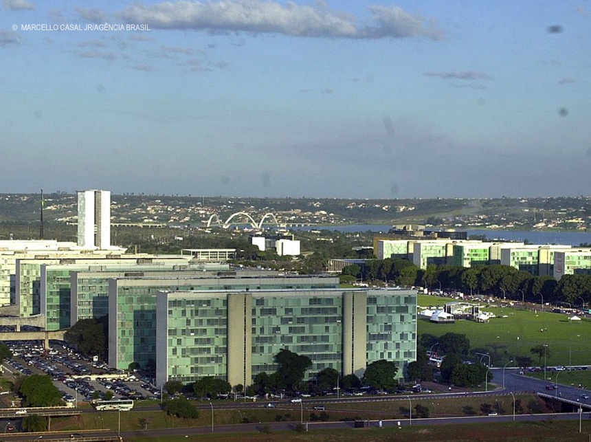 Automação pode suprir aposentadoria de 53,6 mil servidores em 2030