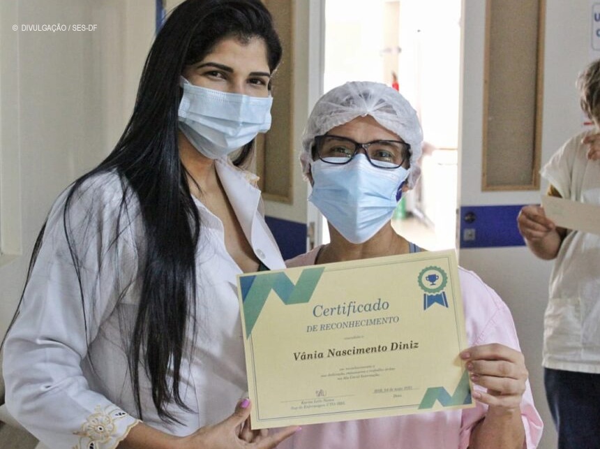 Enfermeiros recebem reconhecimento por serviços na pandemia