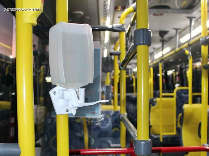 Empresas passam a serem obrigadas a disponibilizar álcool gel nos ônibus