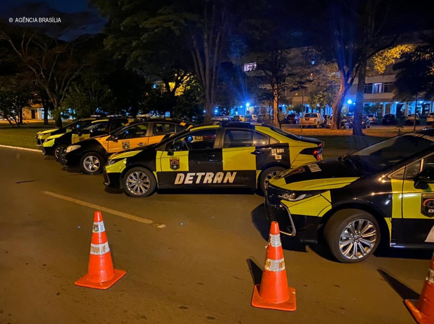 No fim de semana de aniversário da Lei Seca, 301 motoristas são flagrados alcoolizados no DF