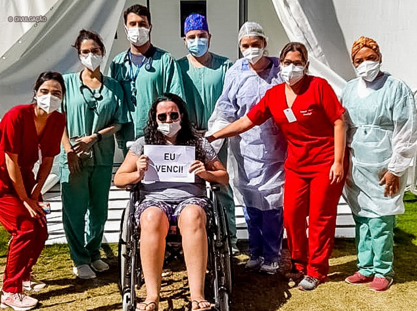 Paciente homenageia profissionais do Hospital de Campanha do Gama