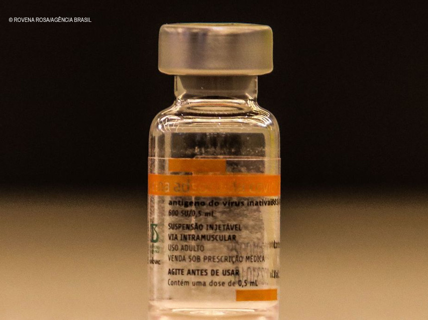 Ministério da Saúde recebe 1,8 milhão de doses da CoronaVac