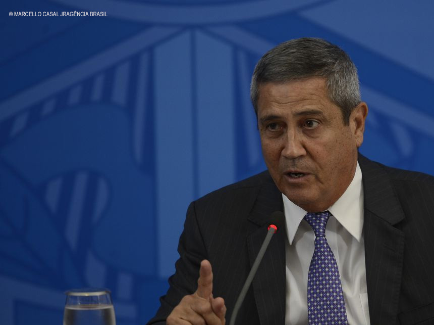 ‘Ameaça’ de Braga Netto desagrada deputados da PEC do voto impresso