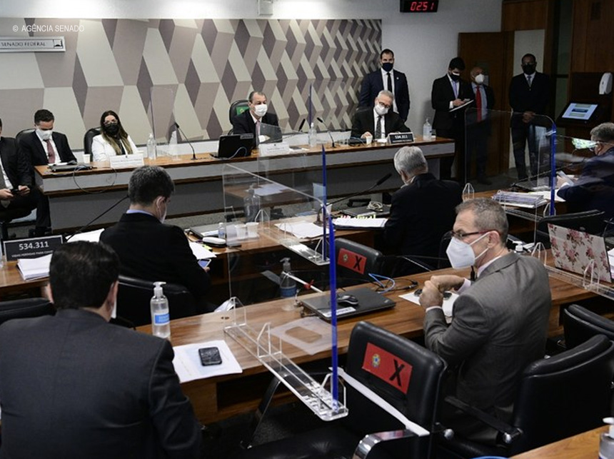 Sessão da CPI é suspensa após silêncio de diretora da Precisa