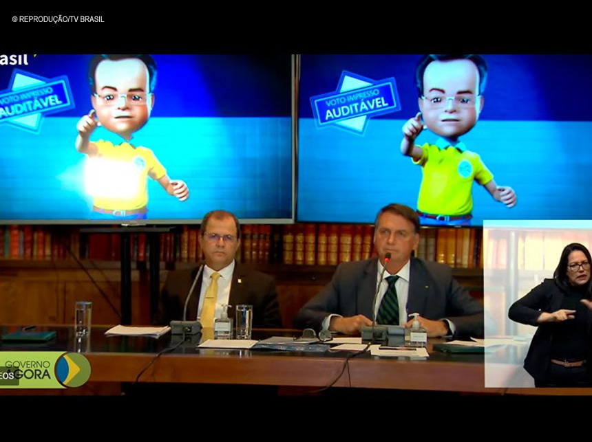 Senadores classificam live de Bolsonaro sobre urna eletrônica como ataque à democracia