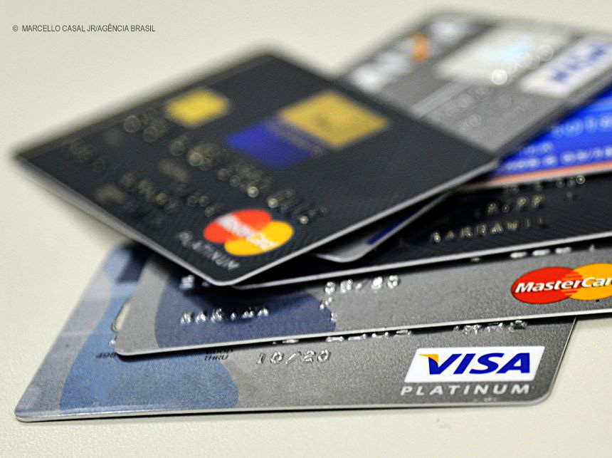 Mundo digital: Maioria dos brasileiros teme fraudes, diz pesquisa da Febraban